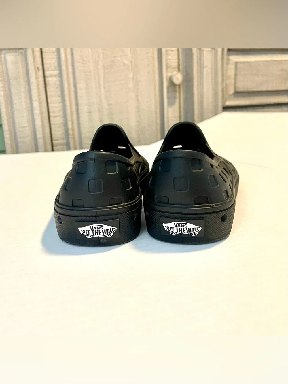 *EUC* VANS Slip-On Trek- Size 4 - Breathable/Water Shoes - Black - Pre~Owned